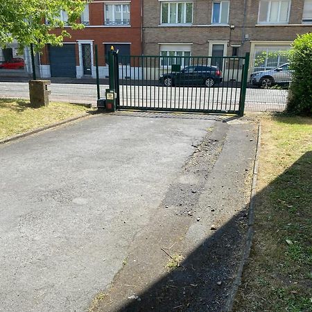 Apartamento Au Petit Bonheur Imprevu Douai Exterior foto