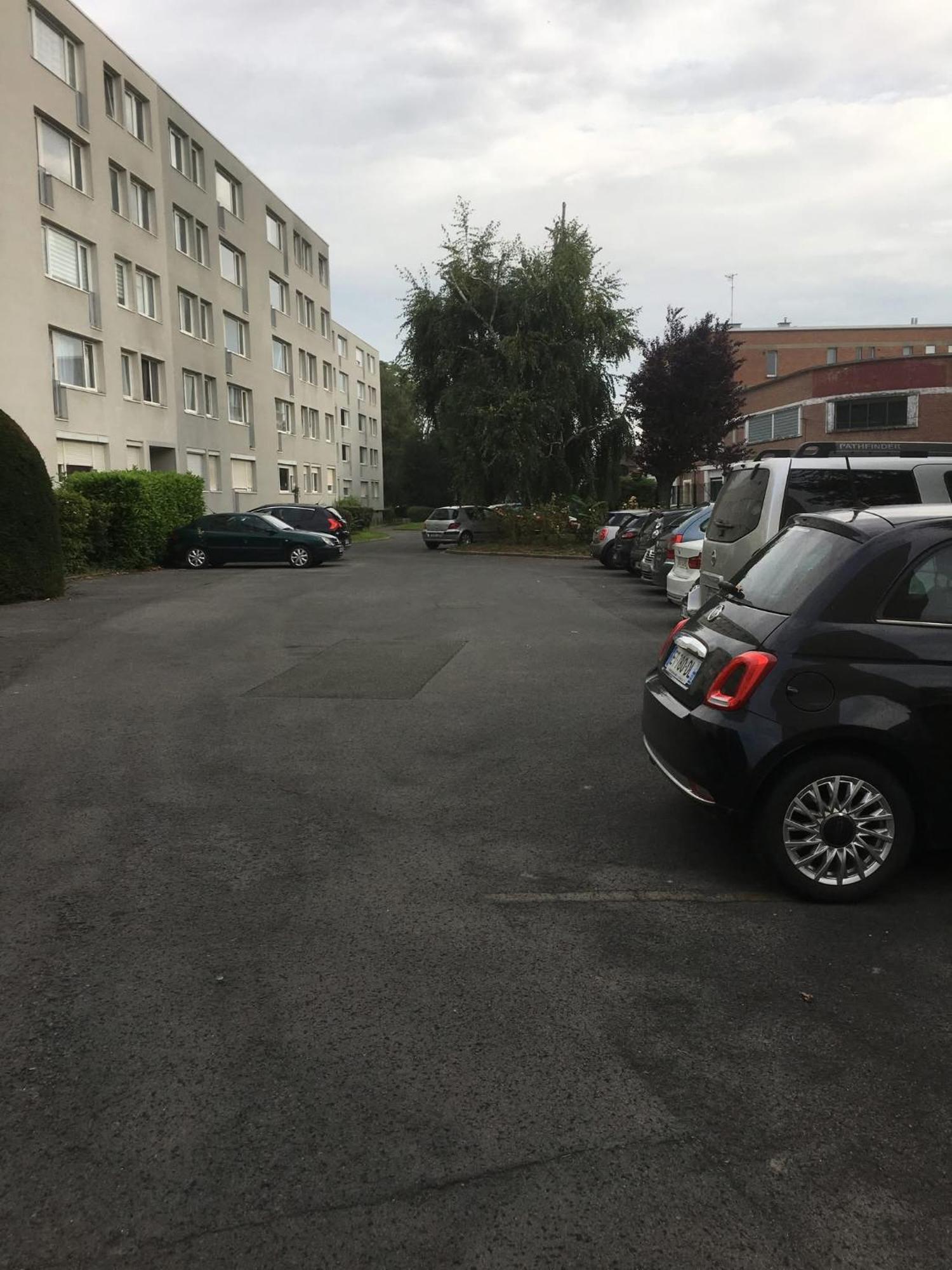 Apartamento Au Petit Bonheur Imprevu Douai Exterior foto